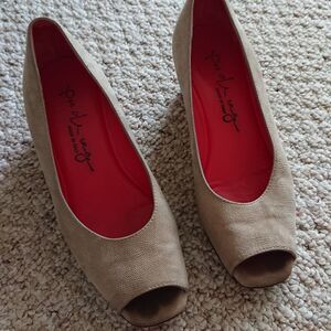 Pas De Rouge tan wedges size 38